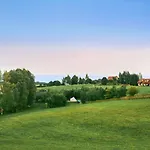 Miła łąka Glamping
