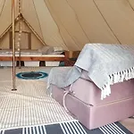 Miła łąka Glamping